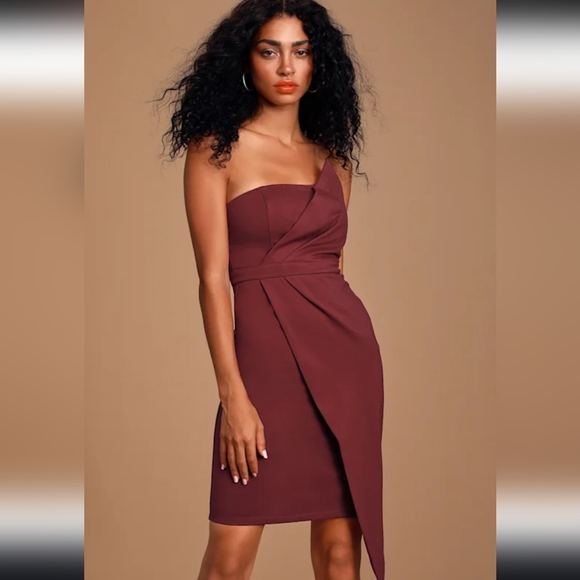 Lulus Dresses & Skirts - Lulus Queen of the City Burgundy Strapless Bodycon Dress Sz M NWT